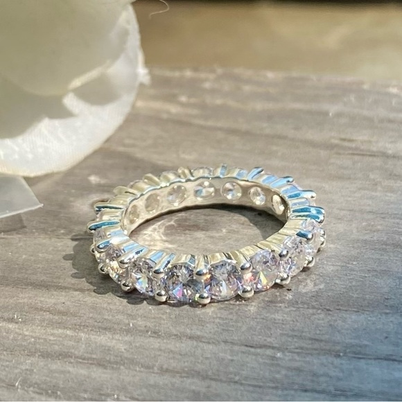 NWT CHARTER CLUB ANNIVERSARY RING IN FINE SILVER W/CUBIC ZIRCONIA STONES- 6 or 8 - Picture 9 of 12